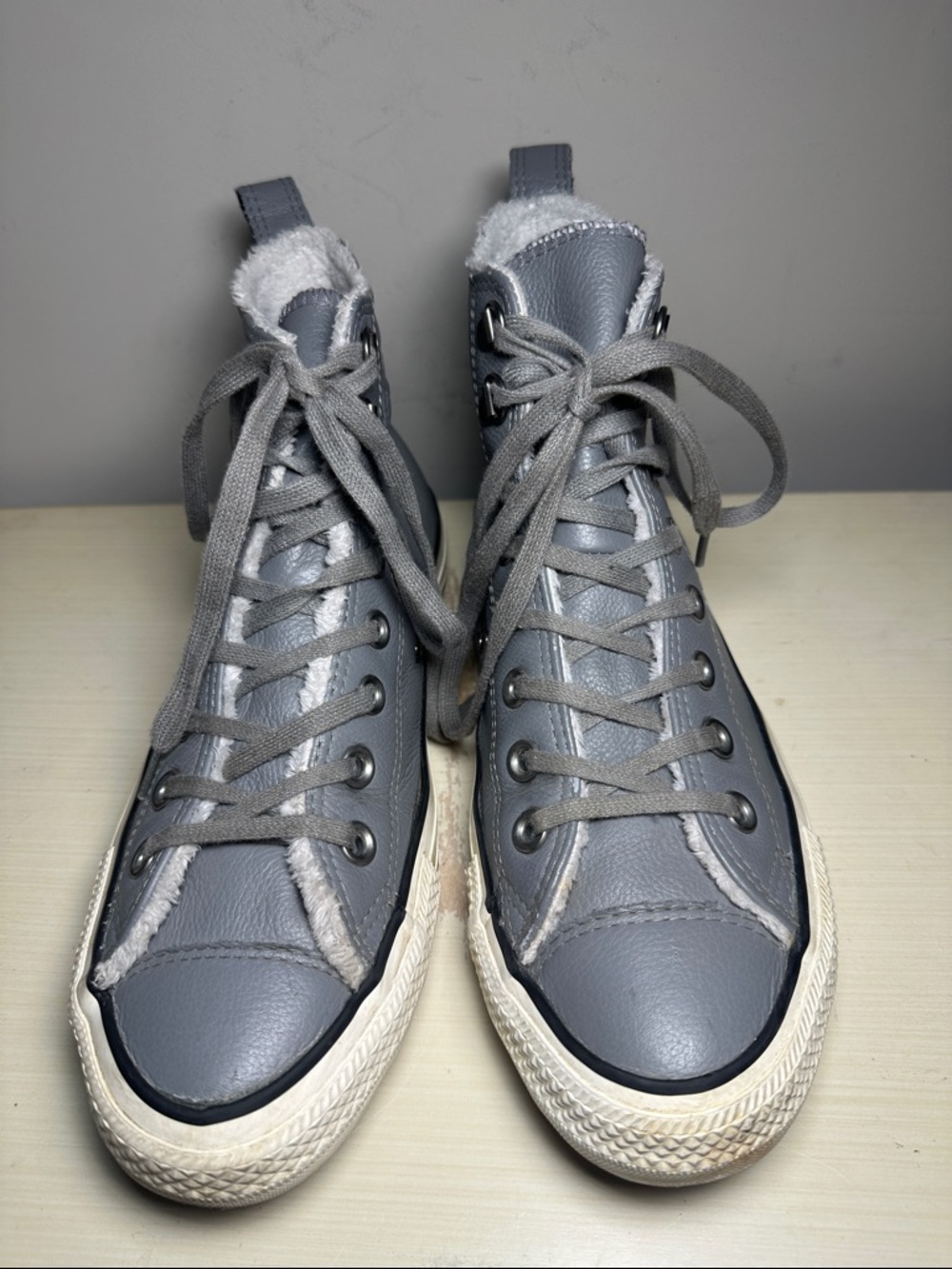 Converse leather Gray High-Top Sneakers with Faux Fur Lining - Picture 4 of 9